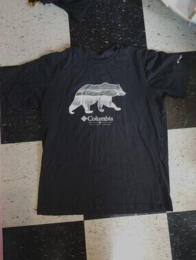 Columbia Bear Mountains T-Shirt